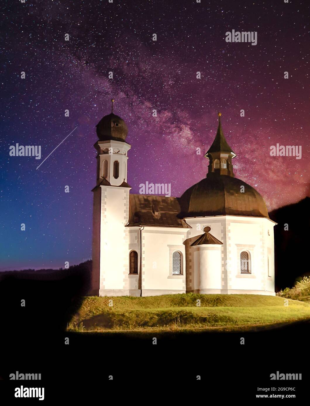 church seekirchl Seefeld in Titol Austria at night with stars in the background Stock Photo
