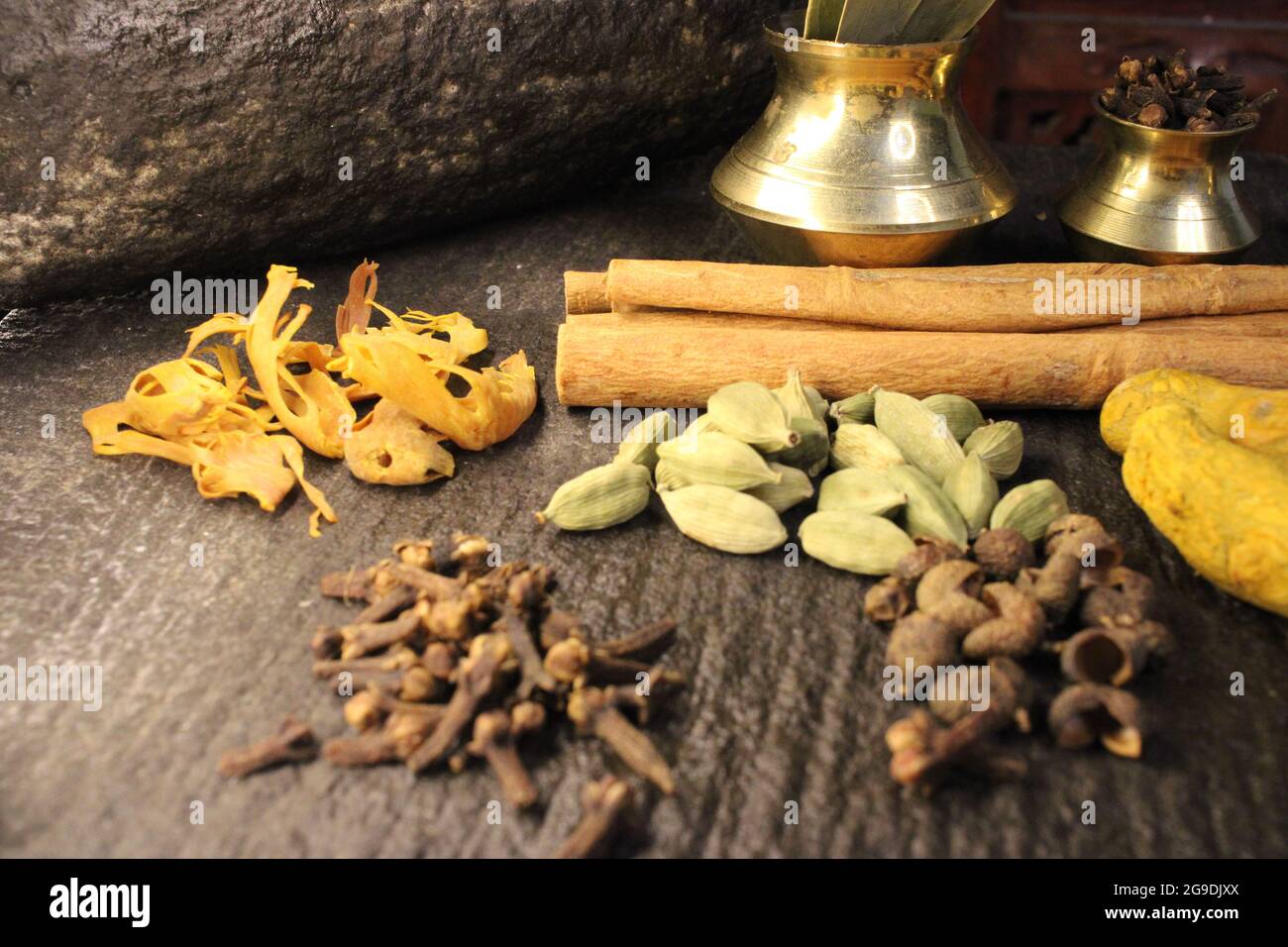 Most common and flavourful Indian Spices. Spices used in Indian food