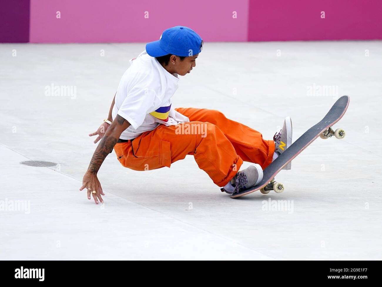 Philippines' Margielyn Didal falls during the Women's Street Final at ...