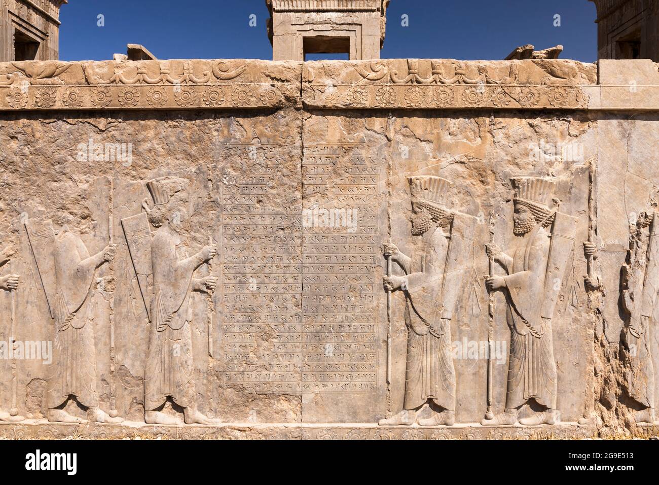 Persepolis, relief of soldiers, palace of Darius the great(Tachara ...