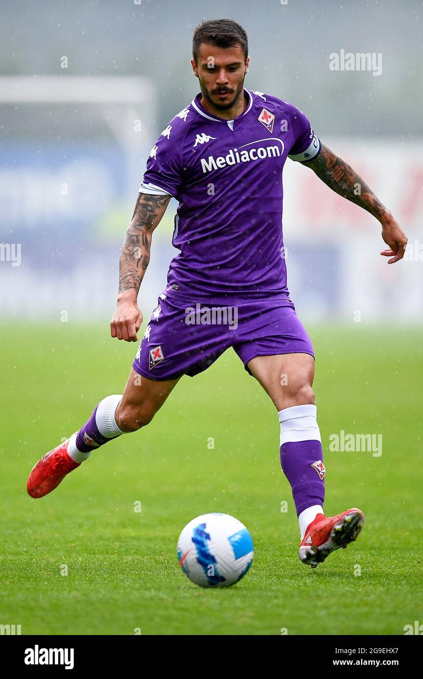 Artemio Franchi stadium, Florence, Italy, October 31, 2021, Lorenzo Venuti ( Fiorentina) and Mbala Nzola (Spezia) during ACF Fiorentina vs Spezia Cal  Stock Photo - Alamy