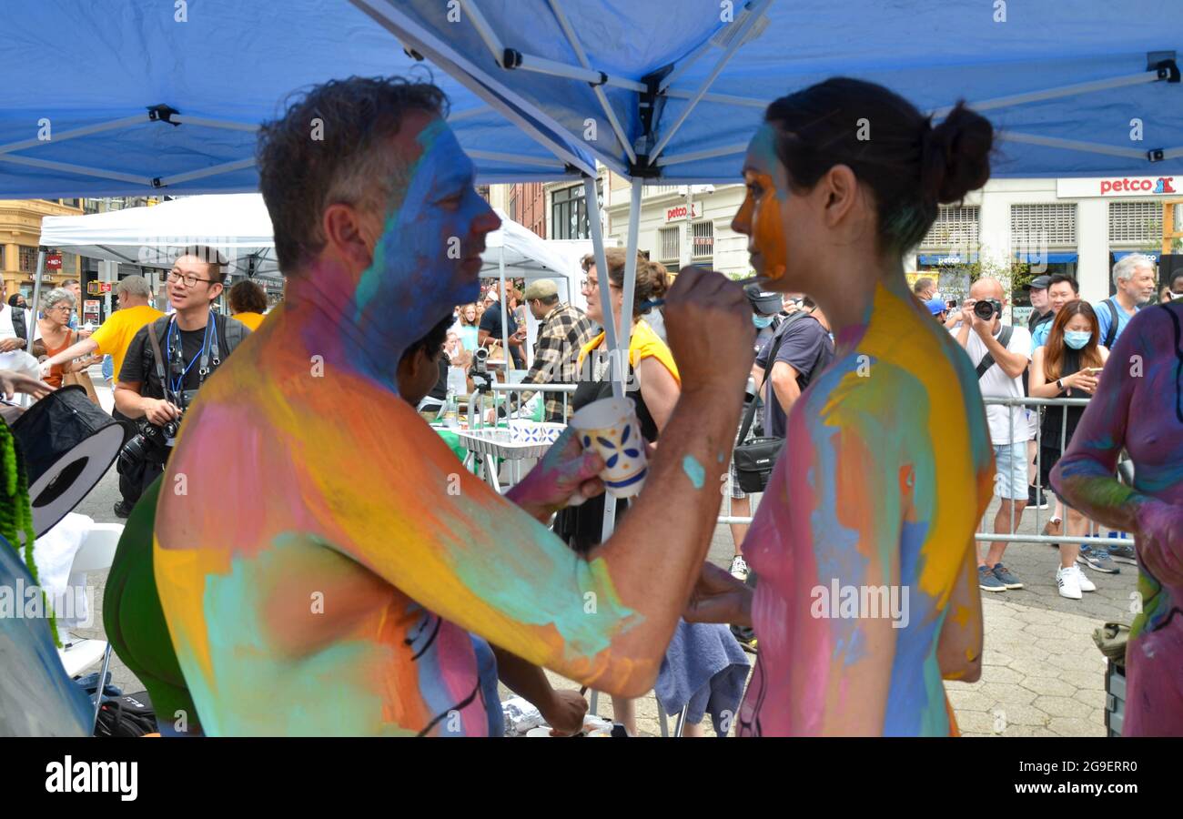 New York United States 25th July 2021 A Participant Is Seen New York United States 25th July 2021 A Participant Is Seen Painting Other Participant During The Annual Bodypainting Day In New York City July 25 2021 Photo By Ryan Rahmanpacific Presssipa Usa Credit Sipa Usaalamy Live News 2G9ERR0