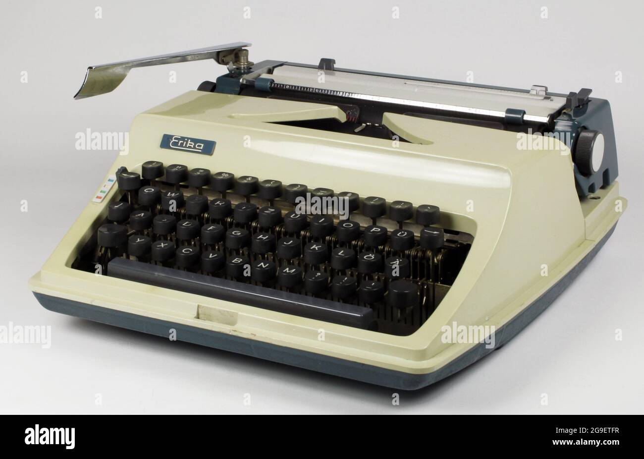 technics, mechanical portable typewriter Erika 33, device case with synthetic material, ADDITIONAL-RIGHTS-CLEARANCE-INFO-NOT-AVAILABLE Stock Photo