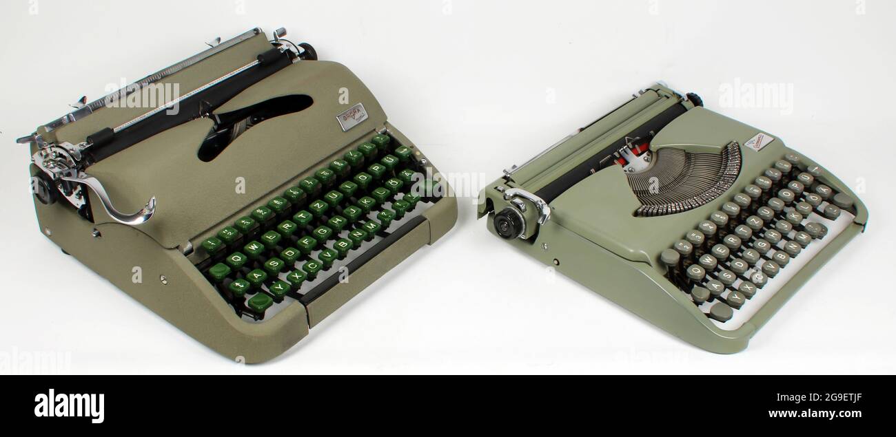 technics, travel typewriter groma version N and Gromina, design (design engineer): Karl Ronneberger, ADDITIONAL-RIGHTS-CLEARANCE-INFO-NOT-AVAILABLE Stock Photo