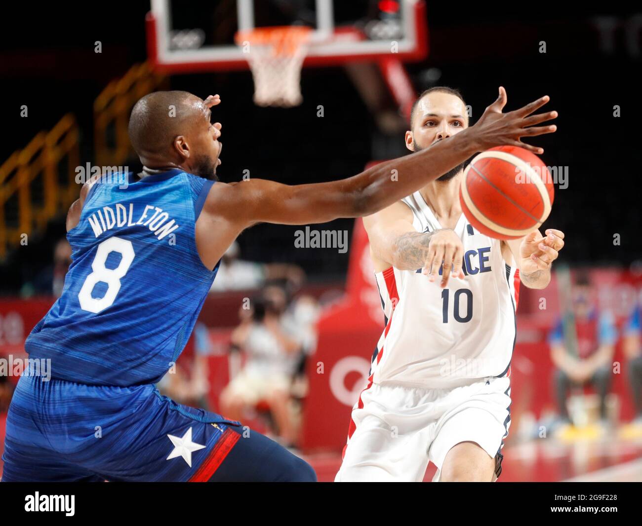 basketball game between France and United States of ...