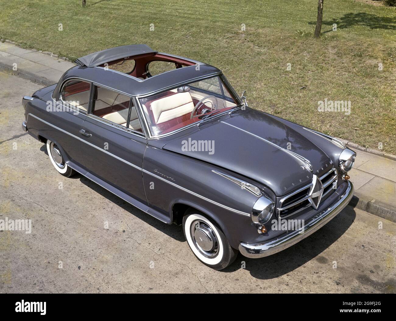 transport, car, Borgward Isabella TS, 1957, ADDITIONAL-RIGHTS-CLEARANCE-INFO-NOT-AVAILABLE Stock Photo
