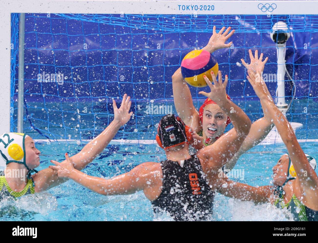 (210726) TOKYO, July 26, 2021 (Xinhua) Gabriella Palm (Rear) of
