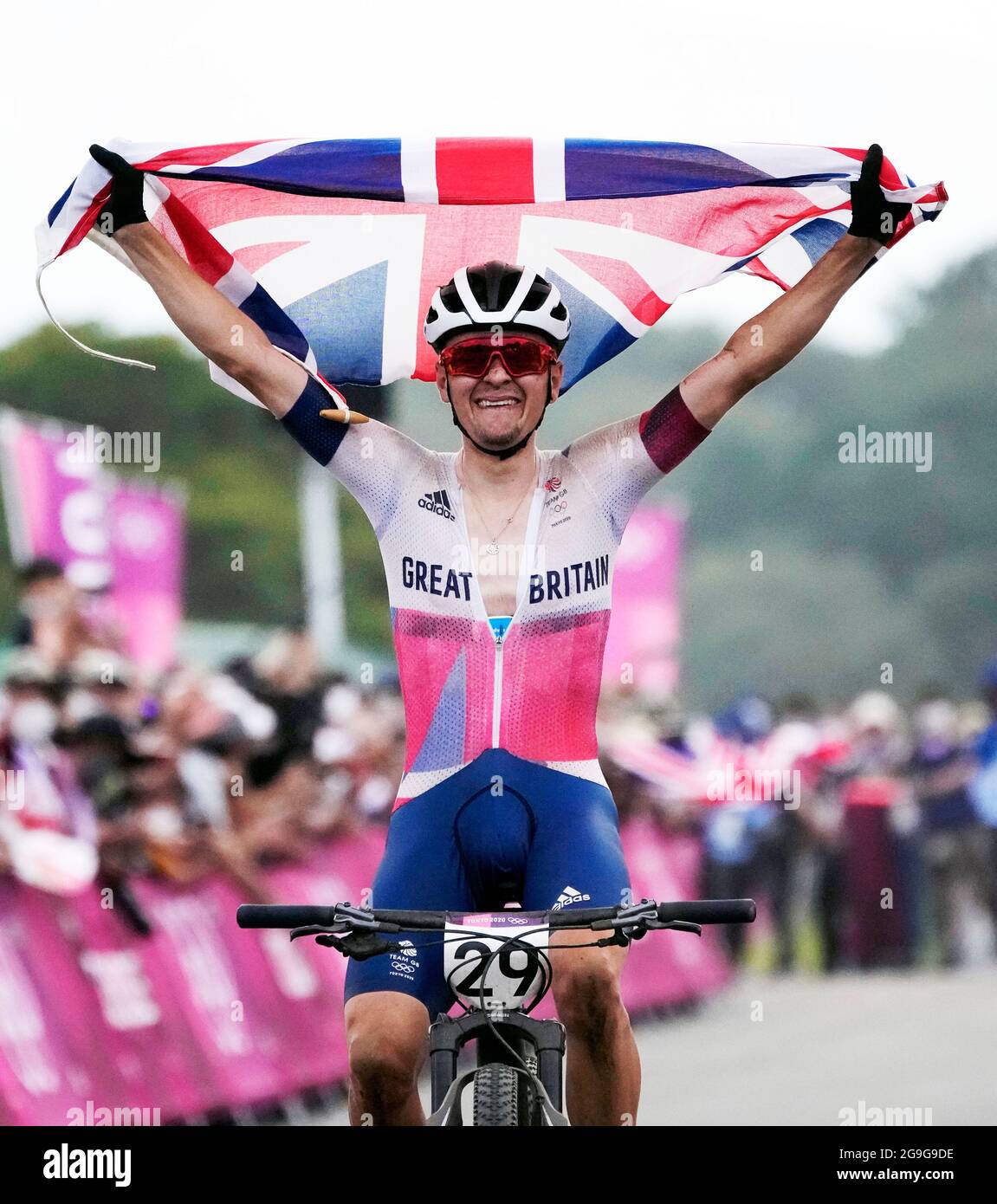 Great Britainu0027s Tom Pidcock after winning the gold medal in the