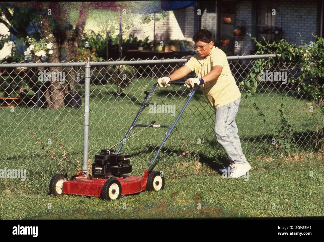 Gas lawn mower hi res stock photography and images Alamy