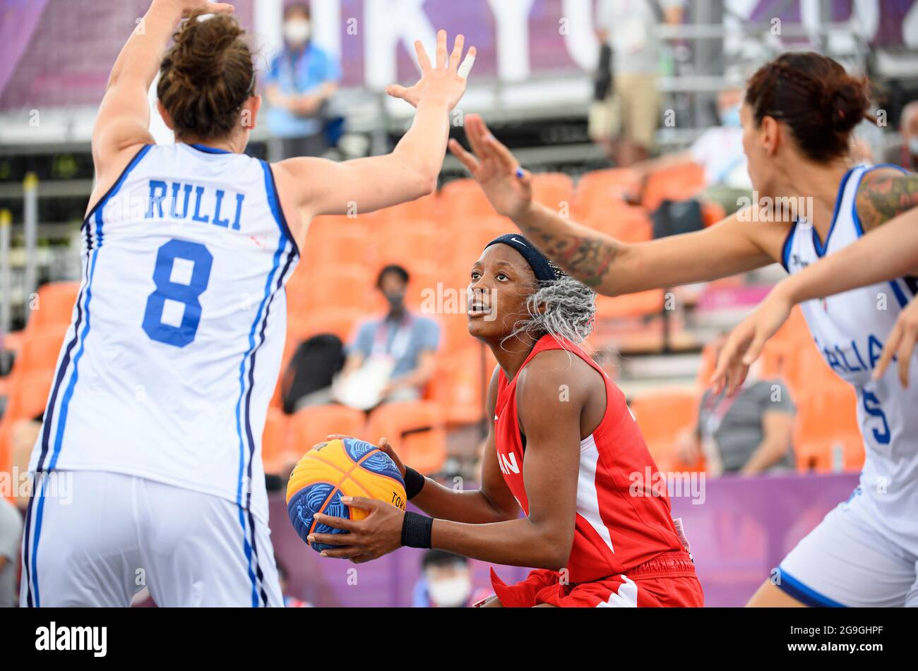 Stephanie MAWULI (JPN), withte, action, duels, versus Giulia RULLI (ITA) (left) and Marcella FILIPPI (ITA) Italy (ITA) versus Japan (JPN) 10:22 3 x 3 women's basketball, women's pool round, Aomi Urban Sports Park 07/26/2021 Summer Olympics 2020, from 07/23 - 08.08.2021 in Tokyo/Japan. Stock Photo