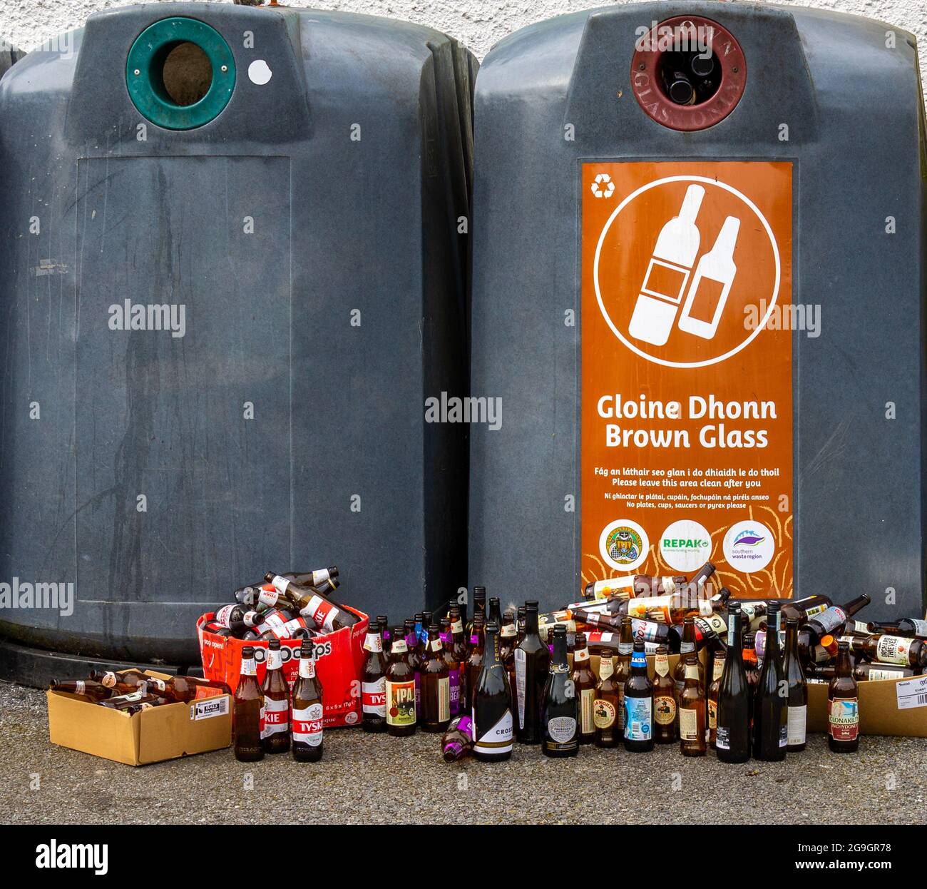 Empty bottles bin hires stock photography and images Alamy