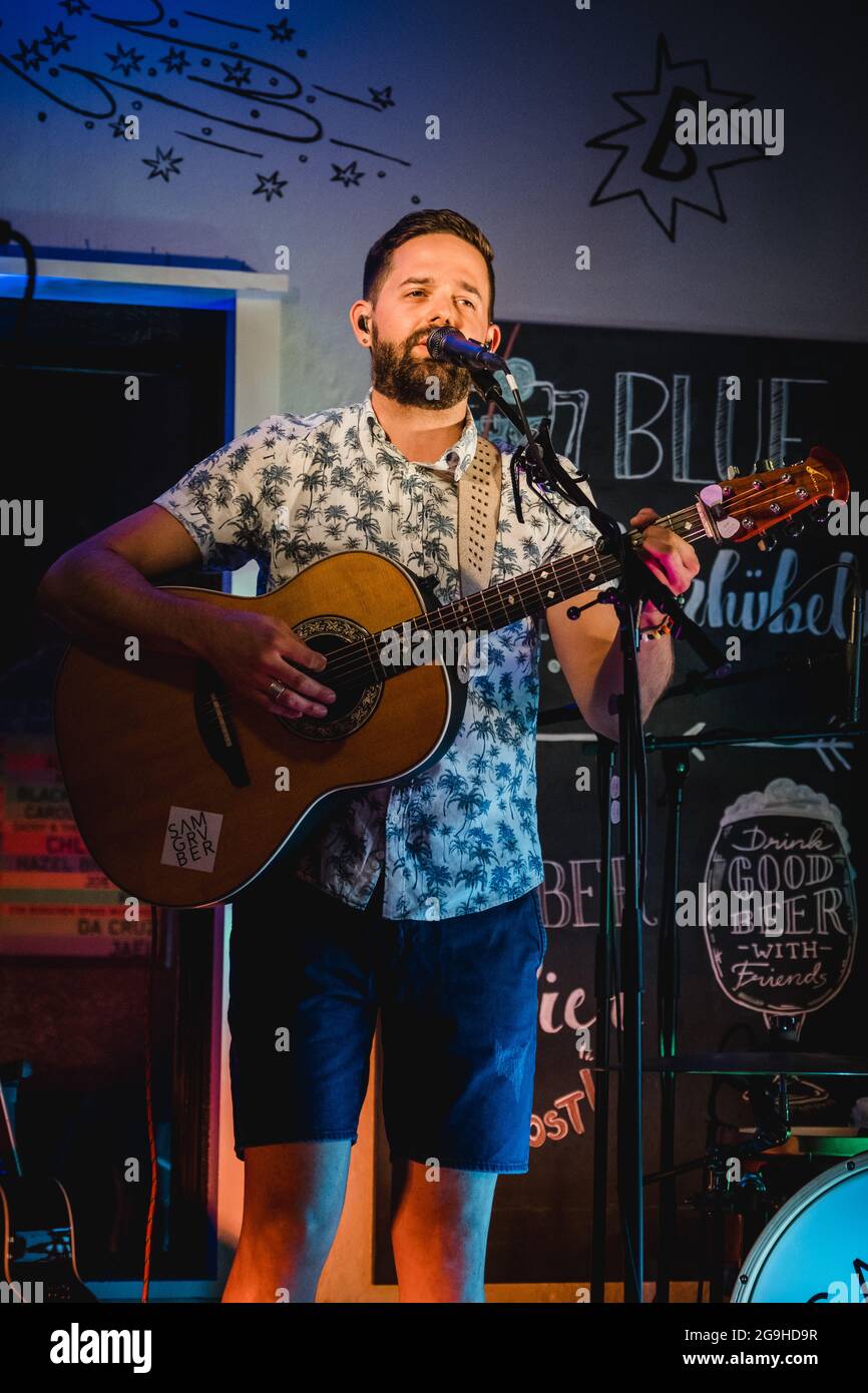 Sam gruber singer hi-res stock photography and images - Alamy