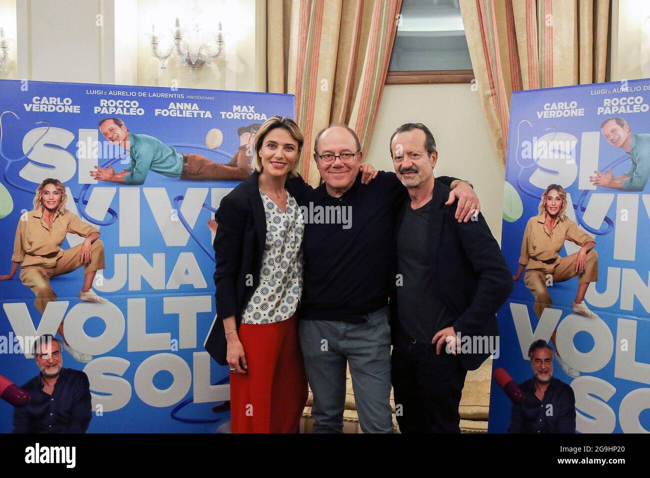 Verdone film si vive una volta sola hires stock photography and images