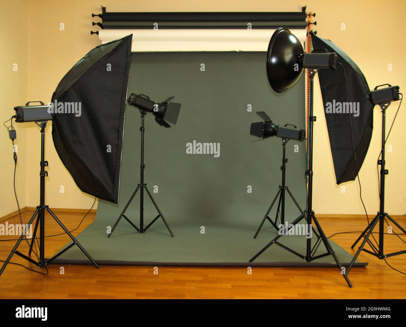 photo studio with lighting equipment Stock Photo - Alamy