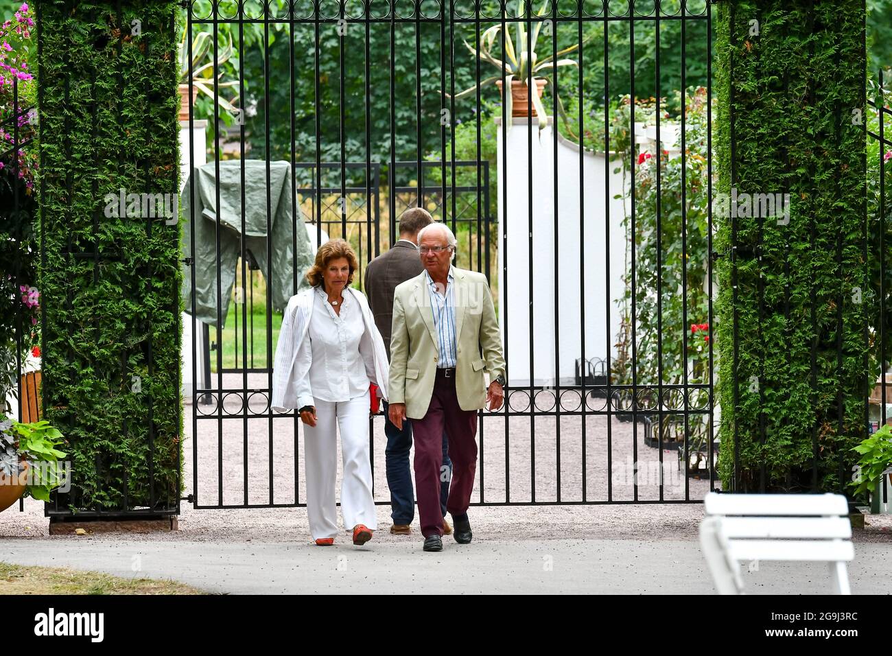 Sweden's Queen Silvia and king Carl Gustaf arriving at singer Lisa Nilsson's performance at Solliden Sessions at Solliden, Sweden, on July 26, 2021.Photo: Magnus Johnsson/TT kod 10530 Stock Photo