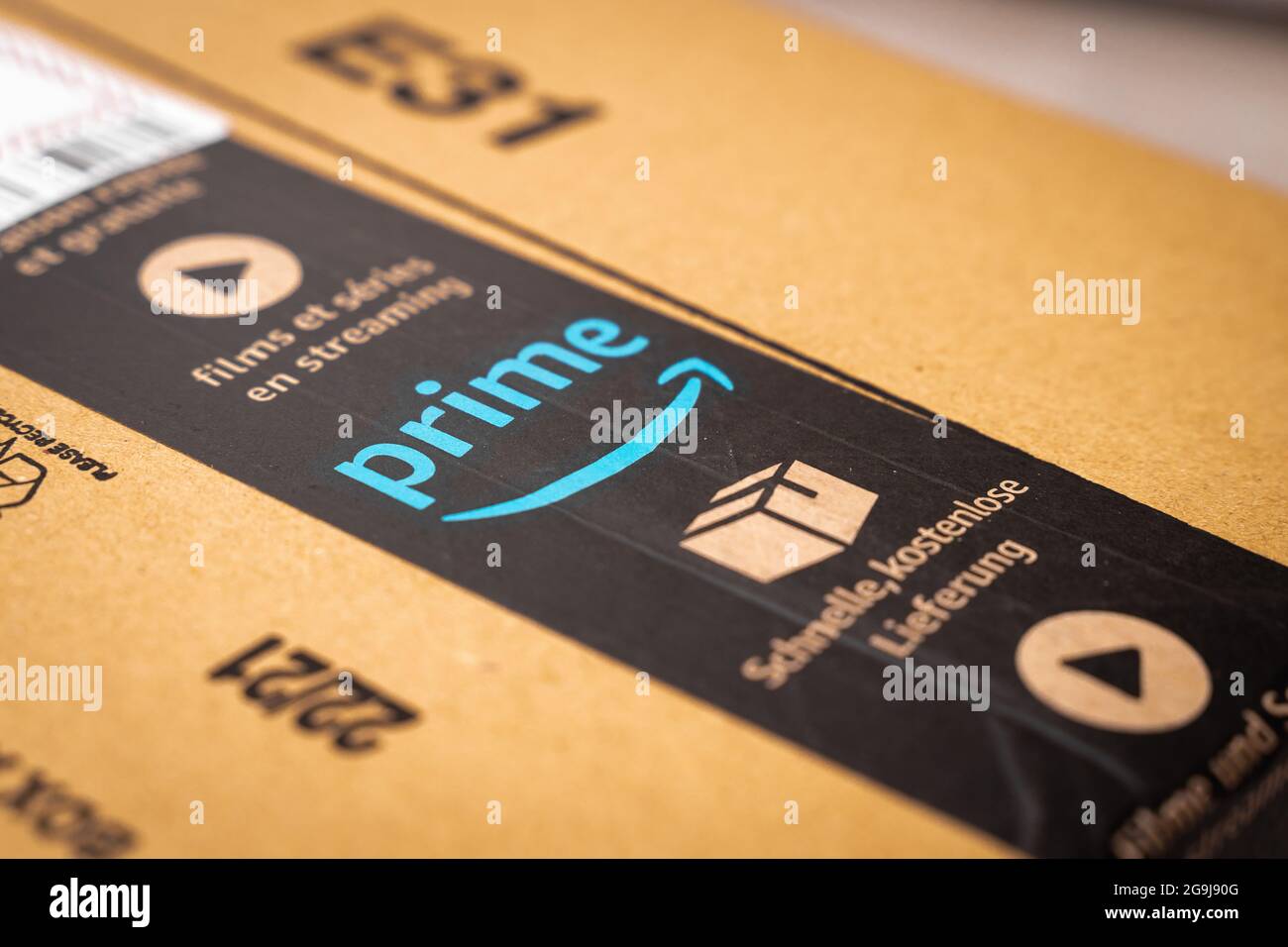 Amazon shipping parcel label hires stock photography and images Alamy