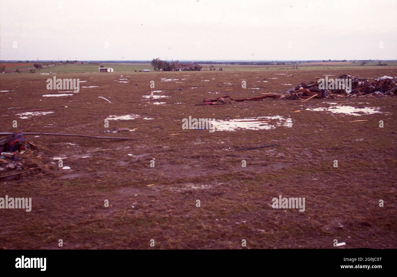 Texas Accidents & Disasters ©1997 aftermath of the Jarrell Texas