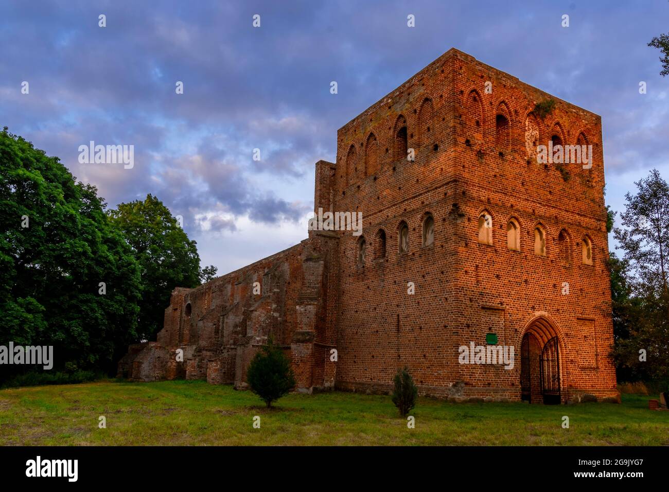 The ruins of a Gothic Catholic church in the village Steblewo, Stueblau, Poland Stock Photo