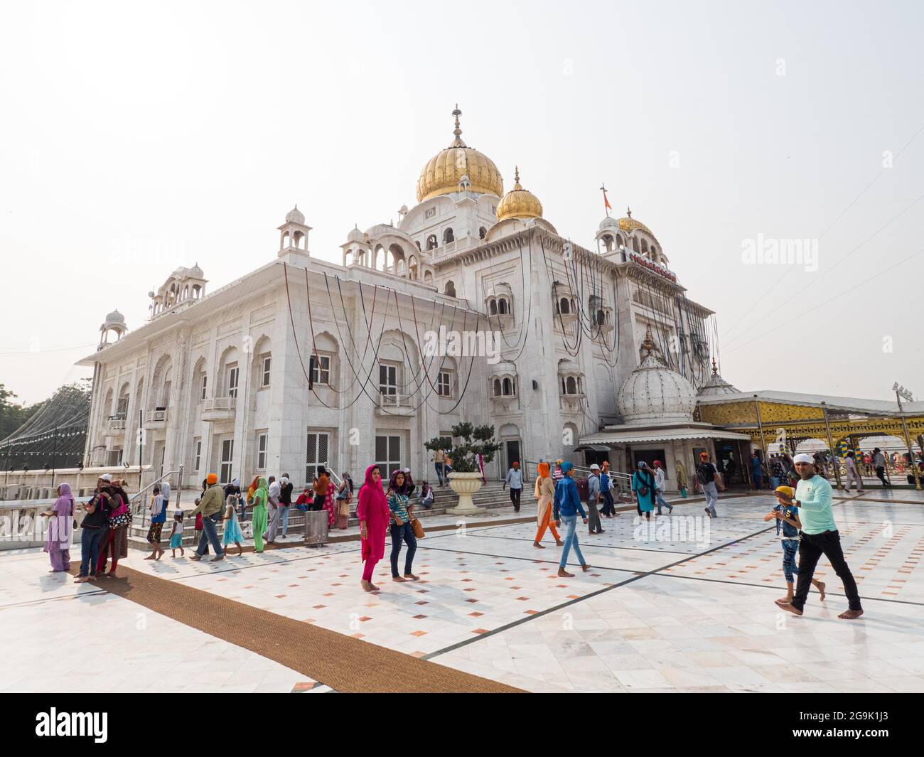 Bangla Sahib Gurudwara Sikh Temple, Delhi, India Stock Photo - Alamy