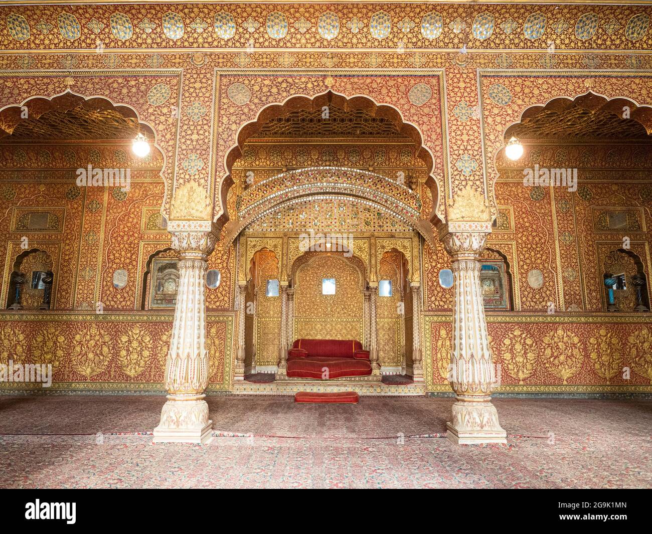 Private audience hall, Anup Mahal, with seating niche for the Maharaja, City Palace of Bikaner, Junagarh Fort, Rajasthan, India Stock Photo