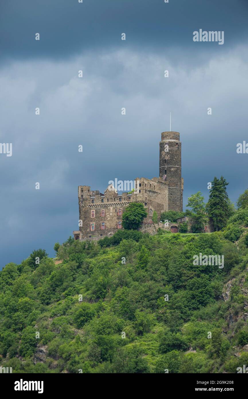 Castle Maus overlooking the Rhine river, Unesco world heritage site Midle Rhine valley, Germany Stock Photo