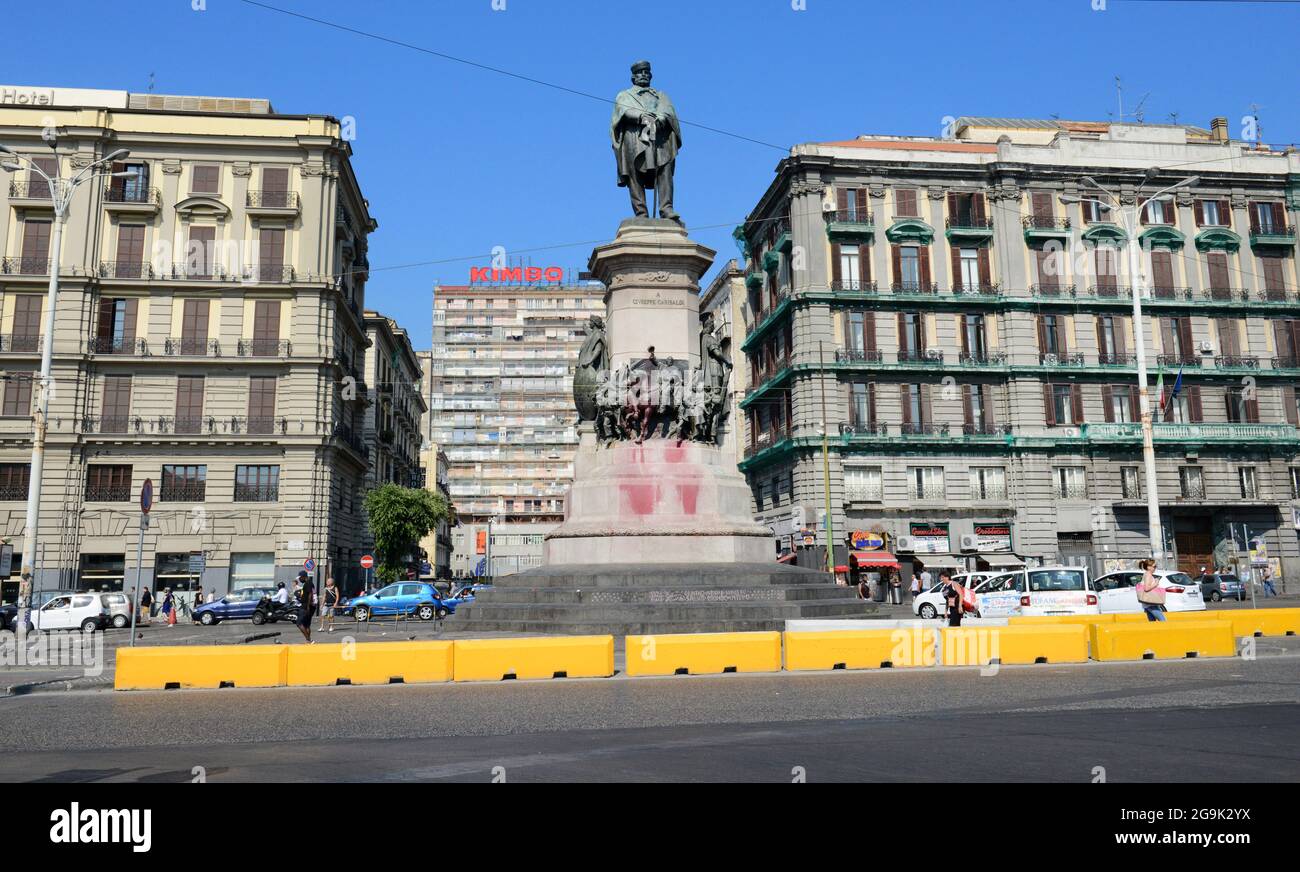 Statue of Giuseppe Garibaldi, Naples, Italy Stock Photo Alamy