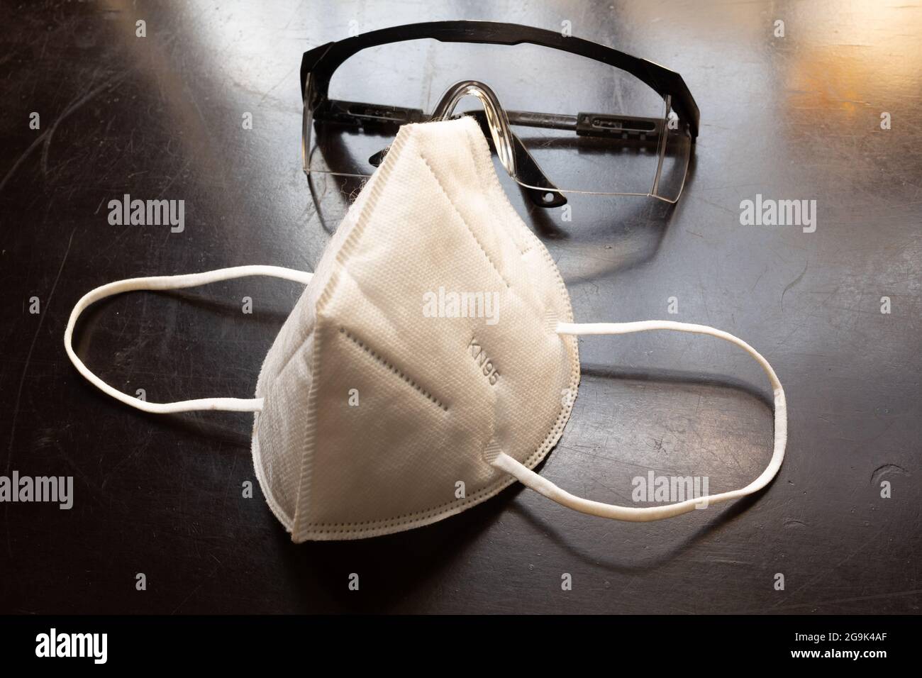 Kn95 medical respiratory mask hi-res stock photography and images - Alamy