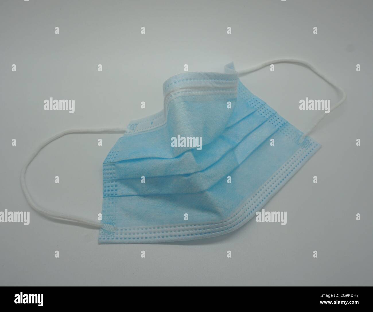 Disposable hygiene mask hi-res stock photography and images - Alamy