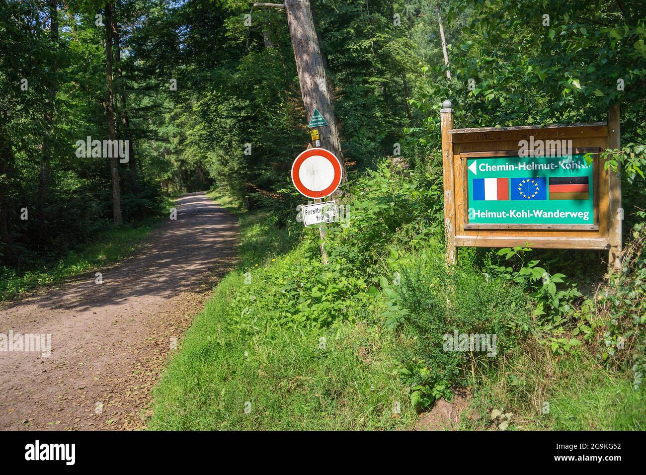 Trail sign Helmut Kohl chancellor trail (Helmut-Kohl-Wanderweg) Palatine forest, Eppenbrunn, Rhineland-Palatinate, Germany Stock Photo
