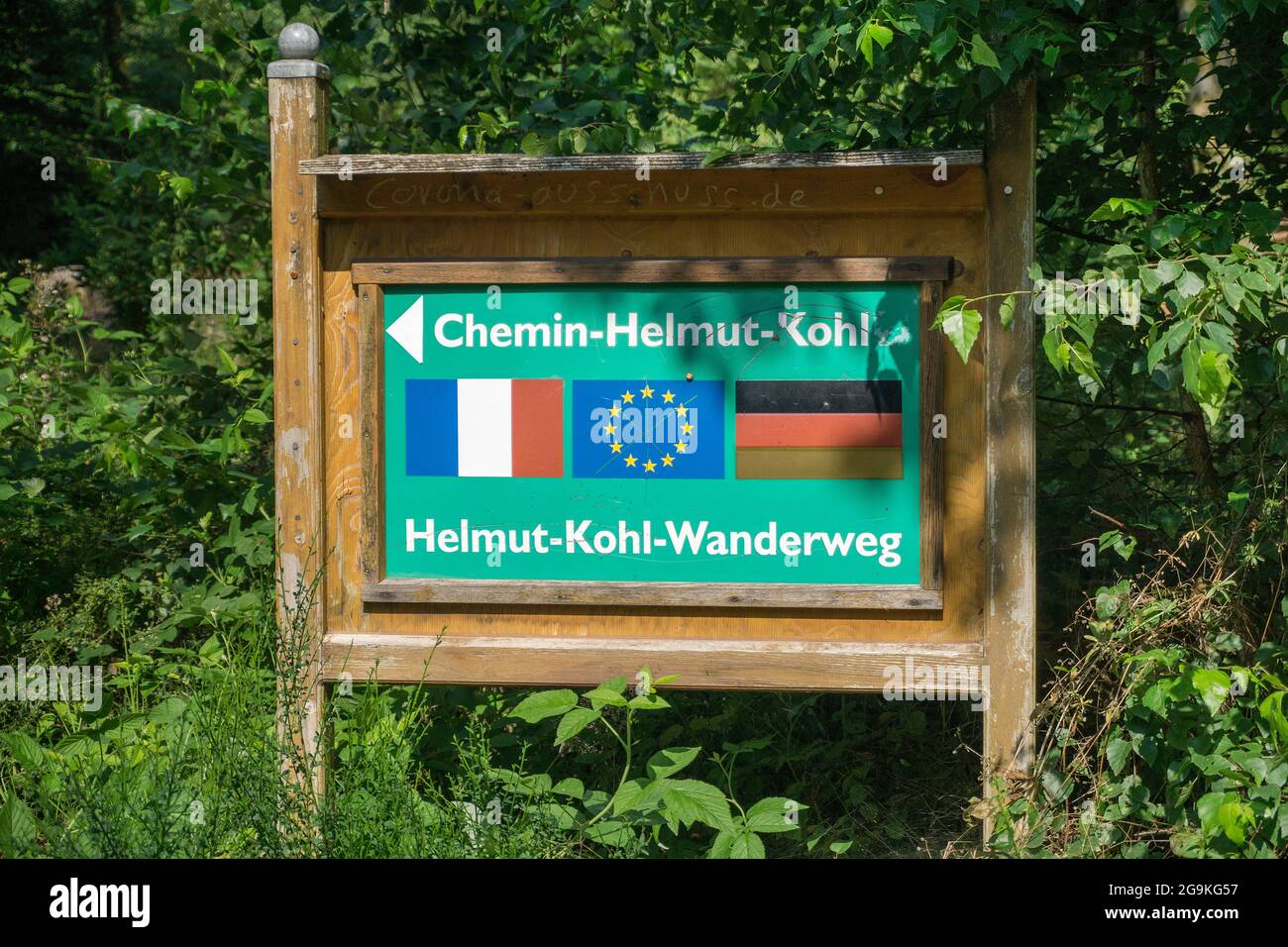 Trail sign Helmut Kohl chancellor trail (Helmut-Kohl-Wanderweg) Palatine forest, Eppenbrunn, Rhineland-Palatinate, Germany Stock Photo