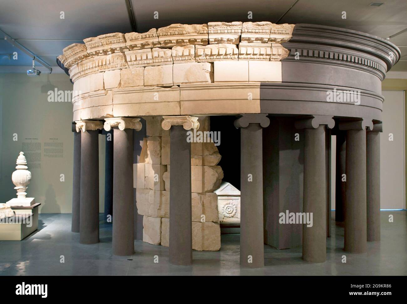 6887. Reconstruction of King Herod’s Mausoleum at Herodium, south of Jerusalem. Herod’s sarcophagus was set in the center. Stock Photo