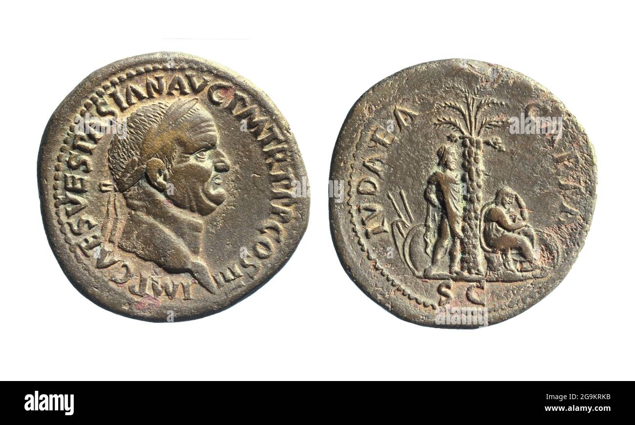 544. IMPERIAL ROMAN BRONZE COINS COMMEMORATING THE VICTORY OVER JUDEA IN 70/71 A.D. DEPICTING THE EMPEROR VESPASIAN AND INSCRIBED (REVERSE): 'IVDEA CA Stock Photo