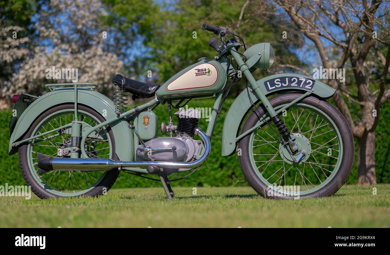 The 1955 D1 125cc BSA Bantam Motorcycle in original Mist Green colour, a  popular vintage motorcycle that has been fully restored Stock Photo - Alamy