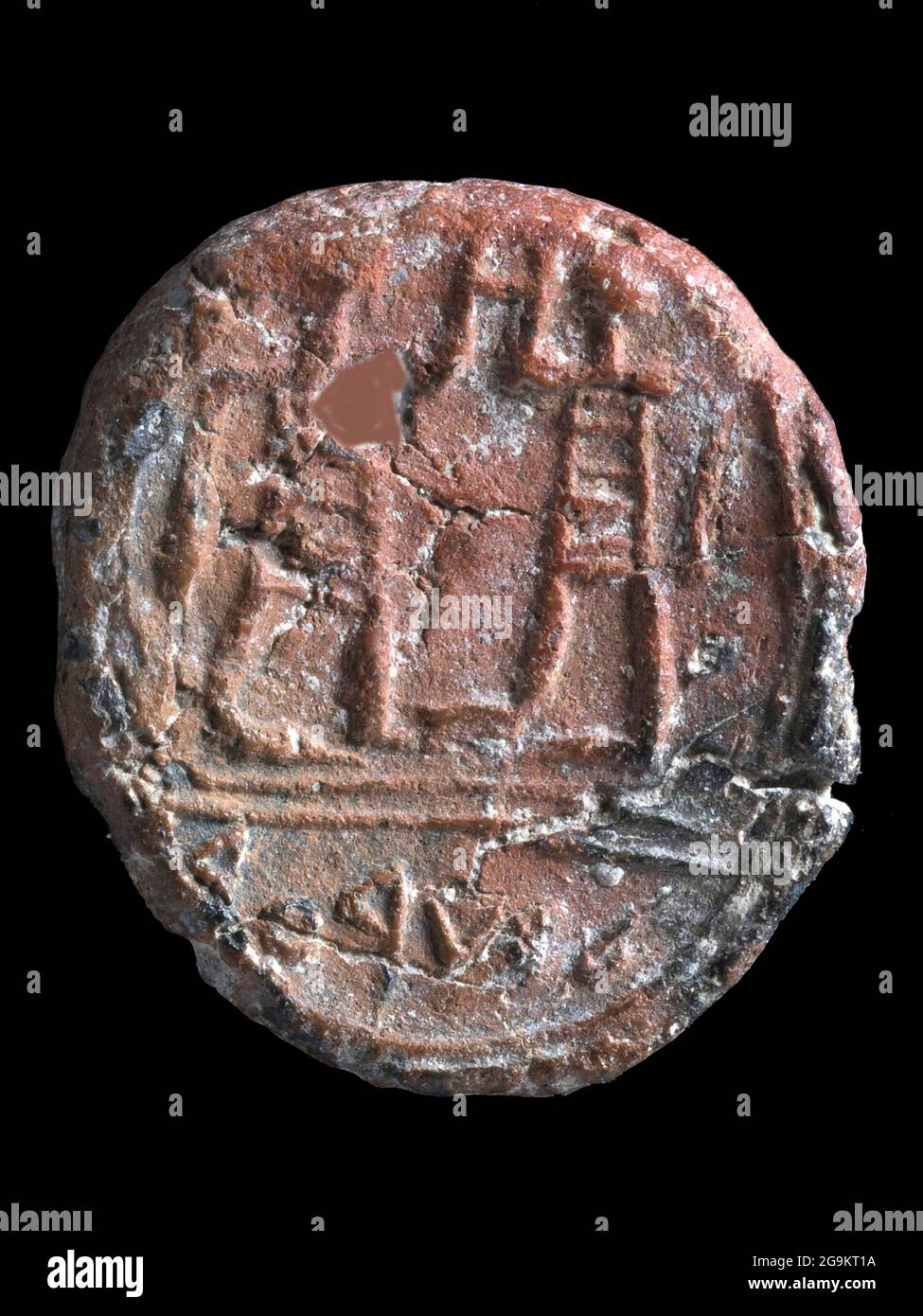 6248. Clay seal, bulla, found at the Temple Mount excavations dating c. 9th. C. BC. The inscription reads: “Belonging to the Governor of the city” Stock Photo