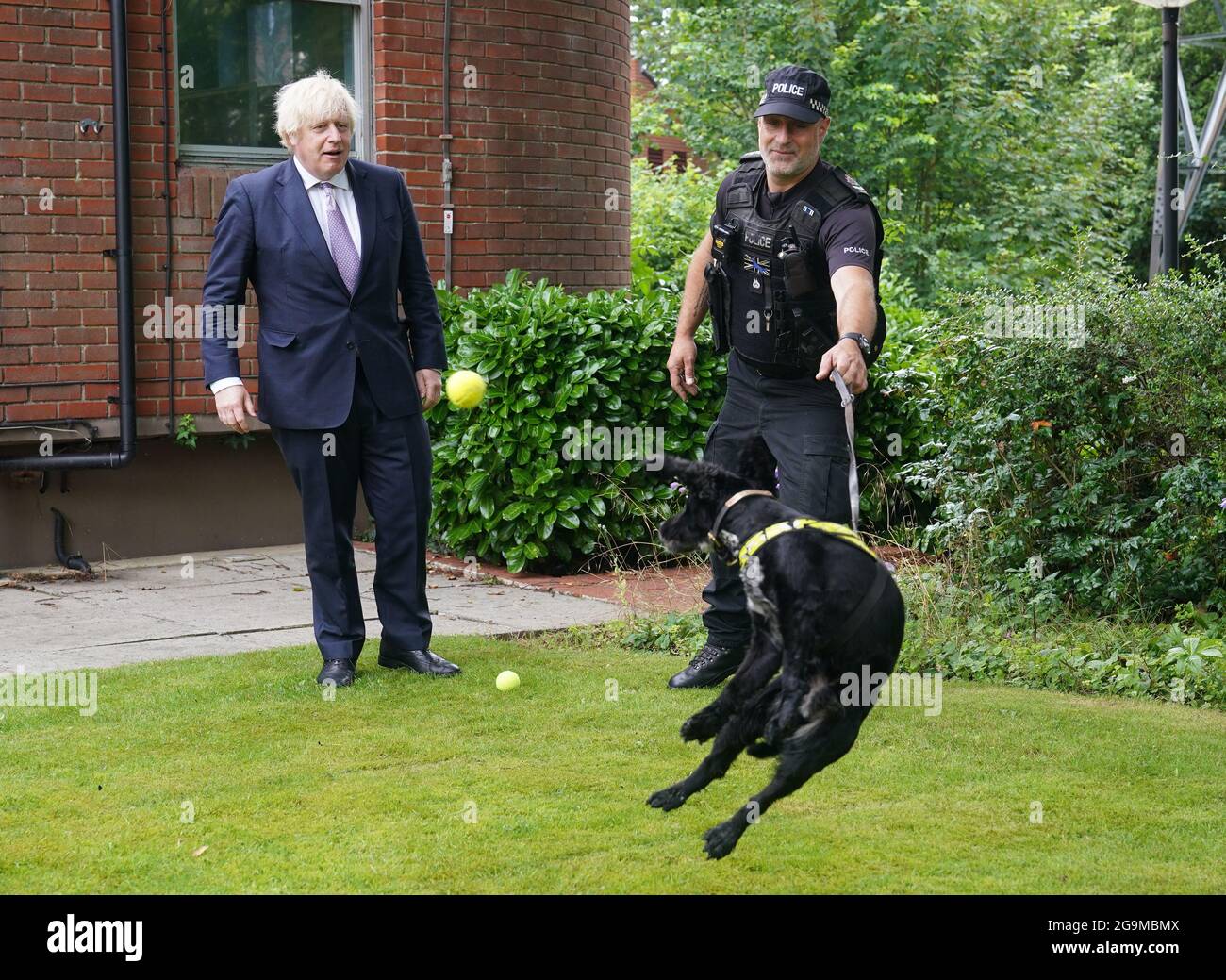 Police Using Cocker Police sergeant barnes hi-res stock photography and images - Alamy