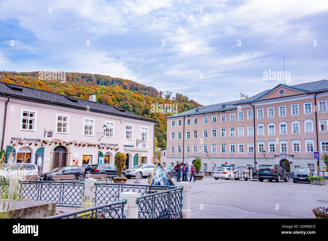 historical bronze statue of Wolfgang Amadeus Mozart in Salzburg Stock Photo  - Alamy