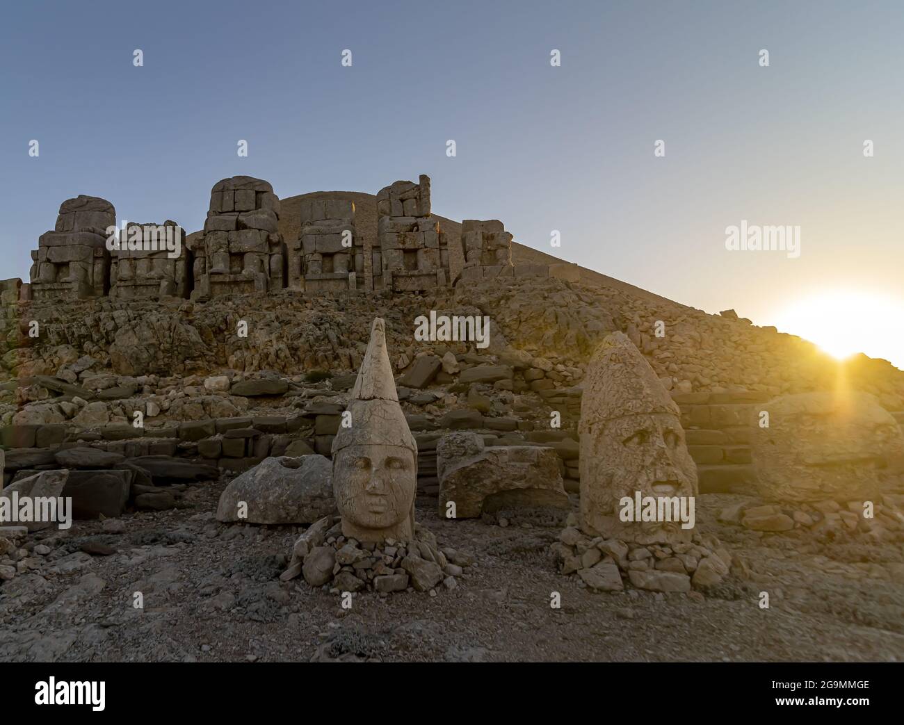 Statues on top of the Nemrut Mountain to watch the sunset and sunrise