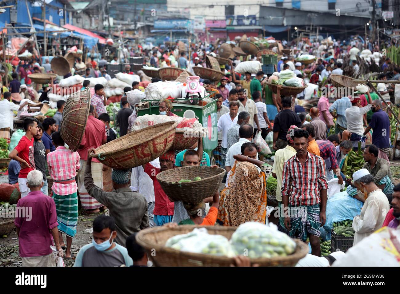 Dhaka Bangladesh July 27 2021 Coronavirus Outbreak In Bangladesh Donot Use Wear Face Mask Public Gathering In Jatrabari Kawran Bazar Area In Dhaka Bangladesh Credit Habibur Rahman Medialys Images Alamy Live News Stock Photo