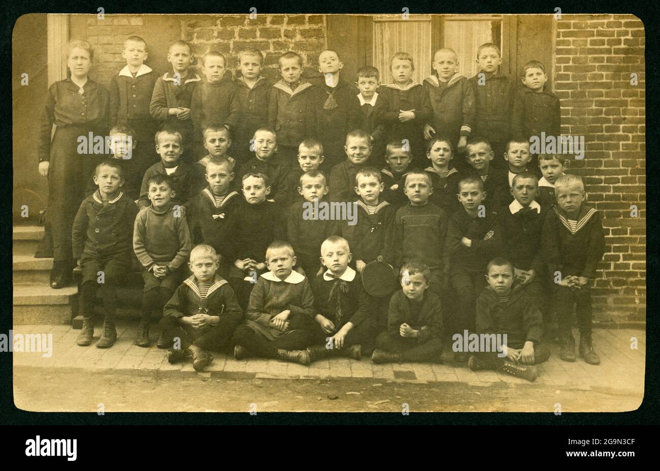 Europe, Germany, Lower Saxony, Stade, class photo of a boys`class