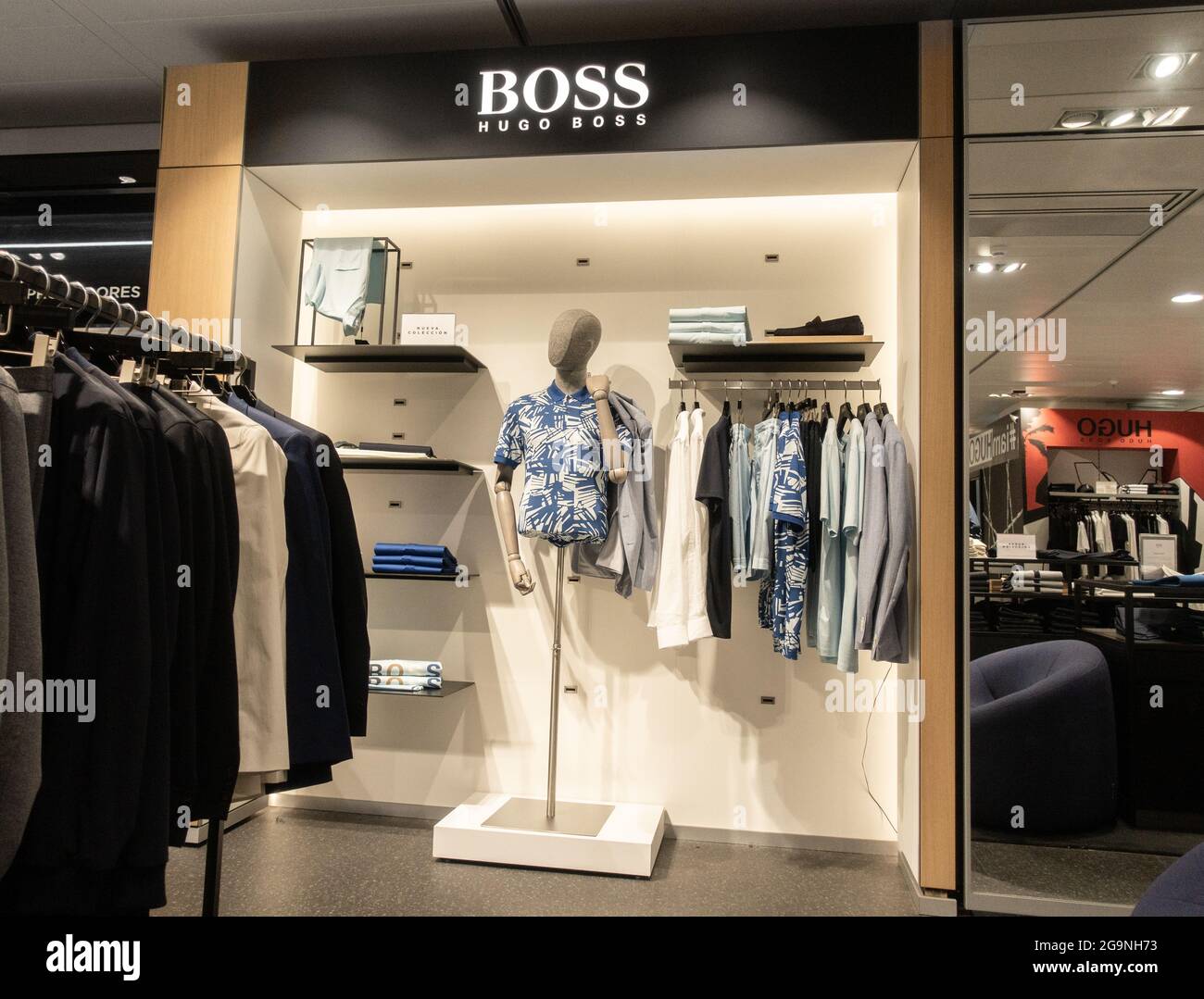 Morse code Sicilië In dienst nemen Hugo Boss clothing store display Stock Photo - Alamy