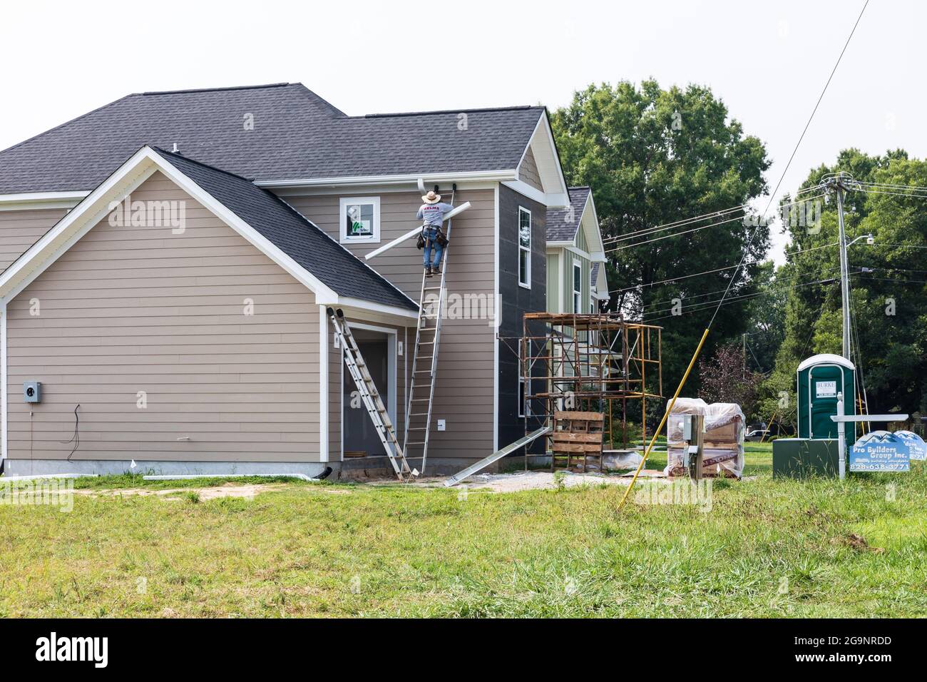 HICKORY, NC, USA22 JULY 2021 A new patio home under construction