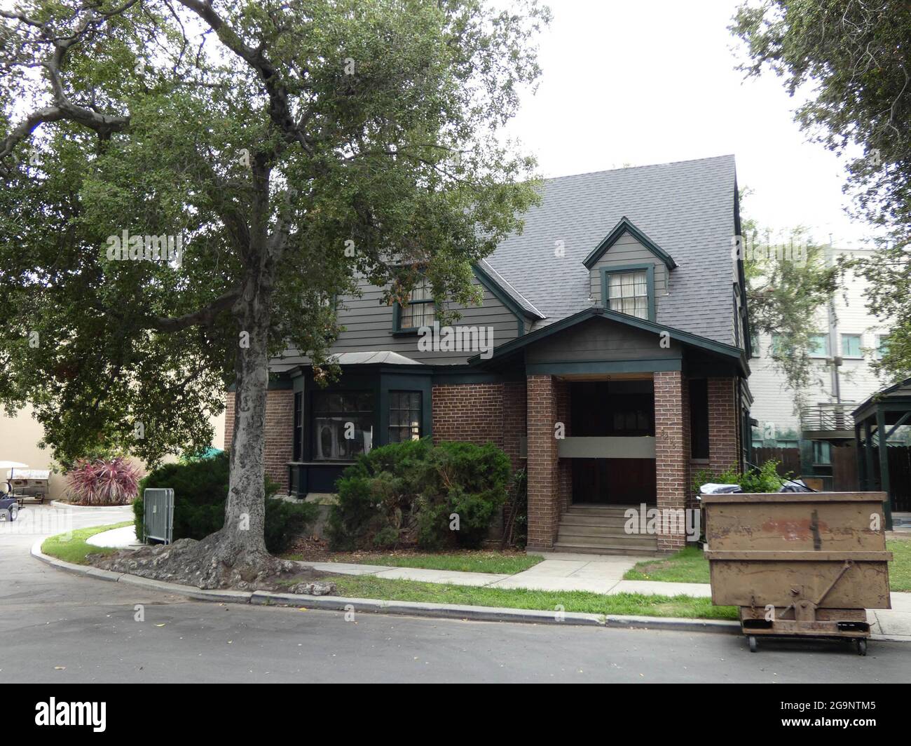 Warner bros studio burbank hires stock photography and images Alamy