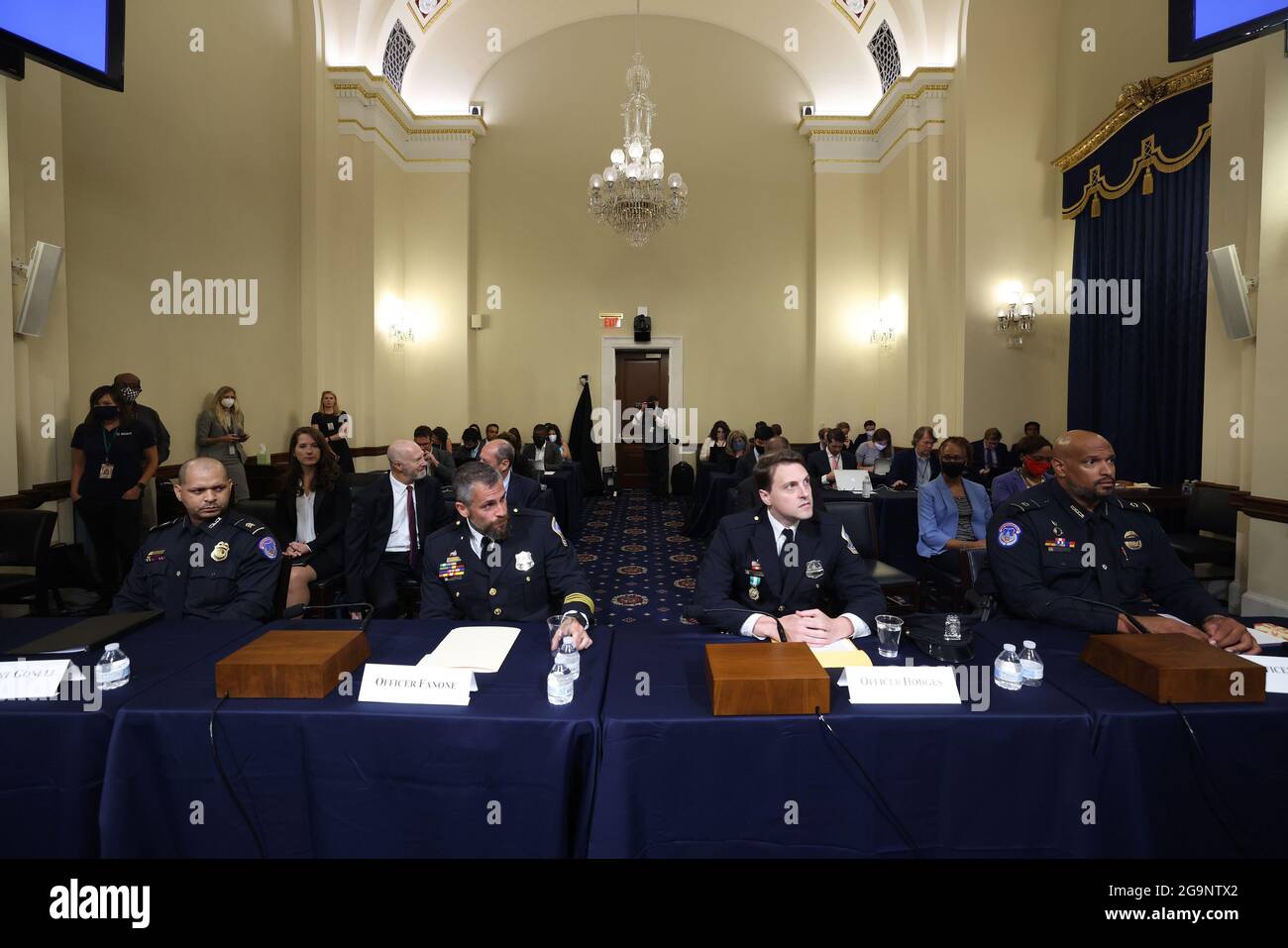 Metropolitan police officer daniel hodges hires stock photography and