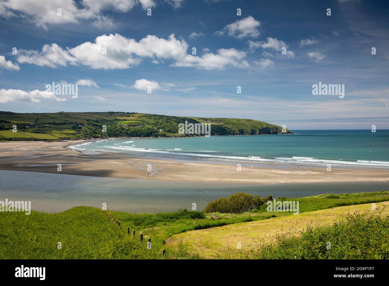 UK, Wales, Ceredigion, Cardigan, Gwbert on Sea, view across Teifi estuary and Poppit Sands to Penrhyn Stock Photo
