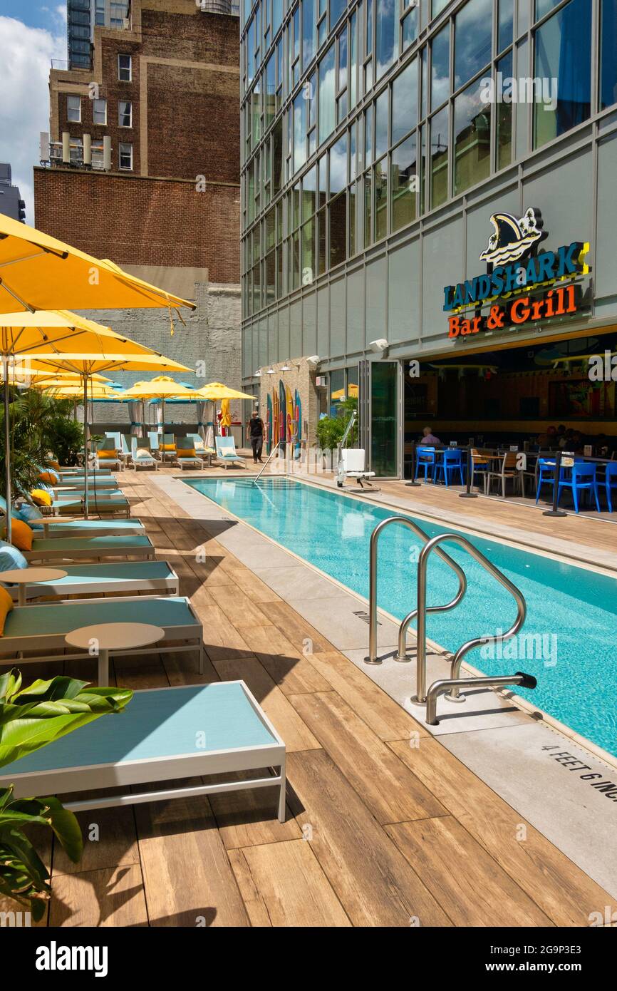 Margaritaville Resort Times Square features a swimming pool at the
