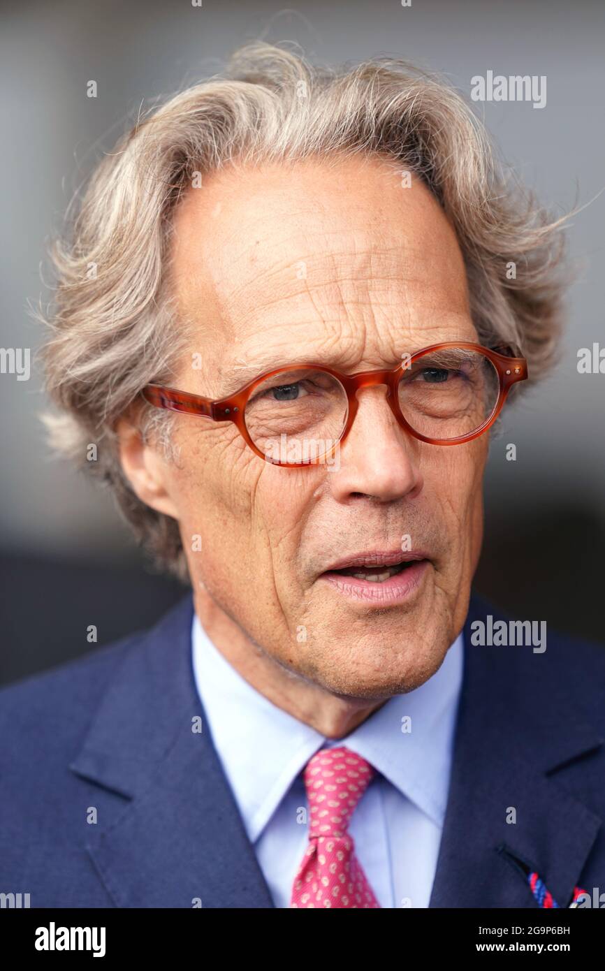 Uovertruffen navn inkompetence The Duke of Richmond attending day one of the Goodwood Festival at Goodwood  Racecourse, Chichester Stock Photo - Alamy