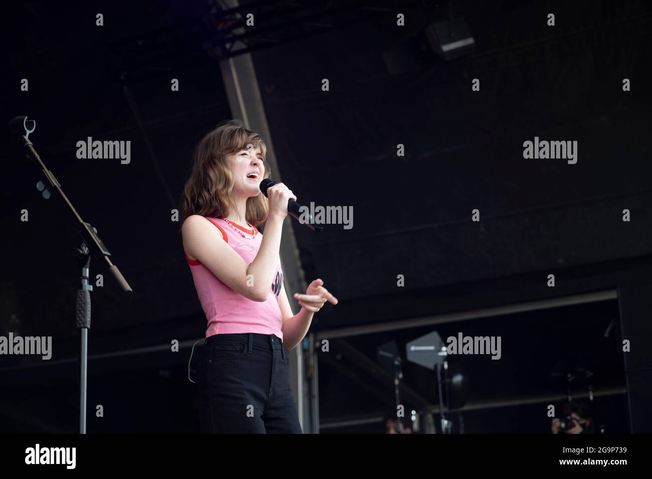 Maisie Peters at Standon Calling music festival 2021 Hertfordshire UK Stock Photo