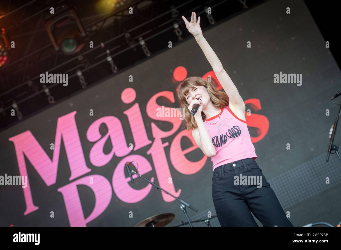 Maisie Peters at Standon Calling music festival 2021 Hertfordshire UK Stock Photo