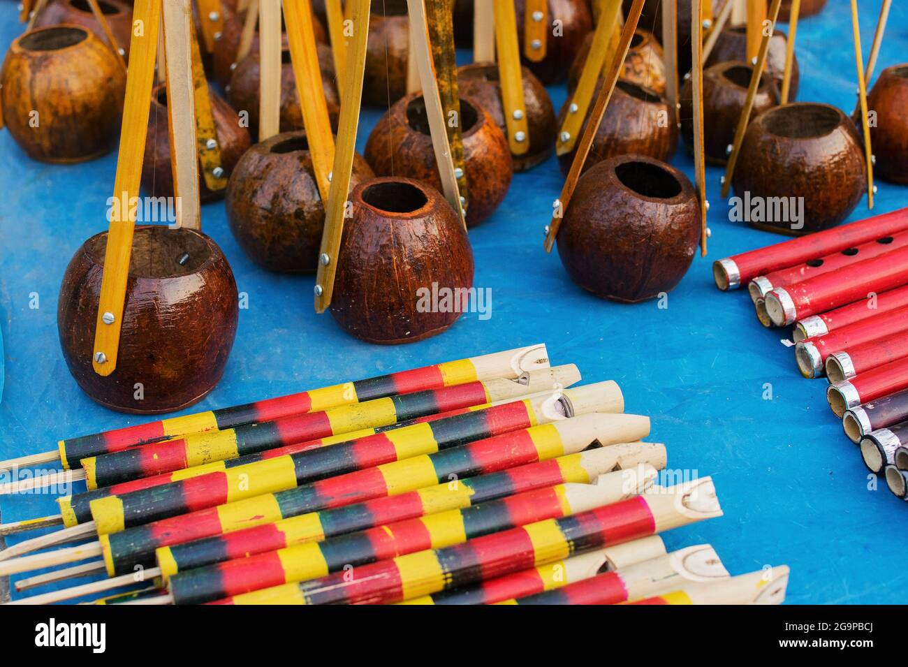 Flutes and monochords, Indian handicrafts fair at Kolkata Stock Photo
