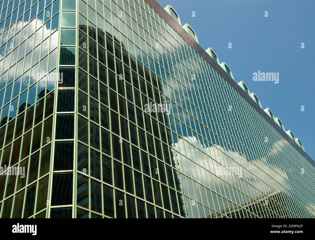 Modern Architecture with Building and Sky Reflection Stock Photo - Alamy